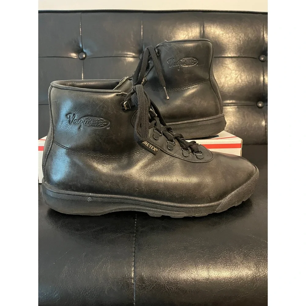Vasque 7128  Black Leather Gore-Tex Waterproof Hiking Boots